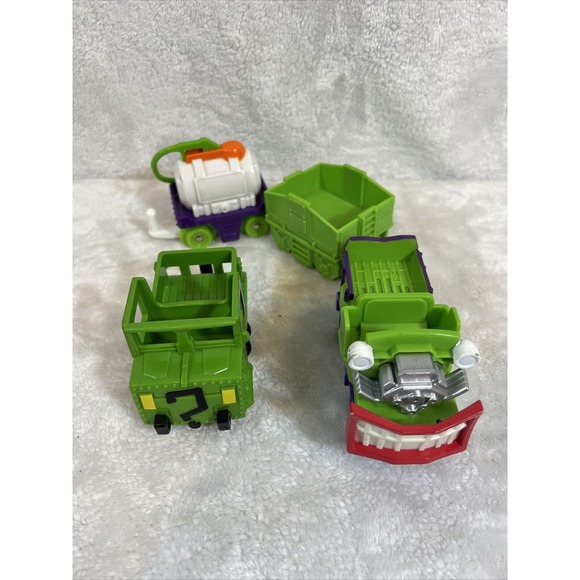 Fisher Price Joker And Riddler Train Cars Lot DC Super Friends - Picture 1 of 9